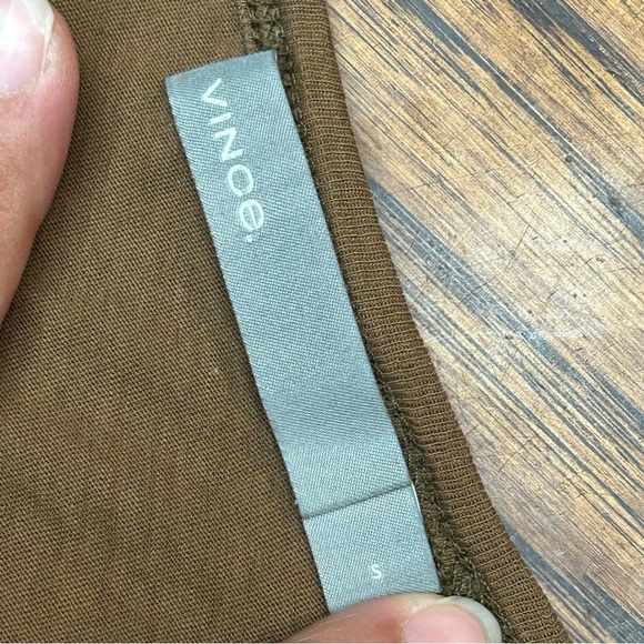 Vince Tan V-Neck Short Sleeve Tee - Picture 4 of 6